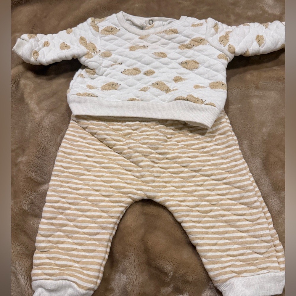LittleMe- 6 Hedgehog waffle/quilted  2 piece outfit.